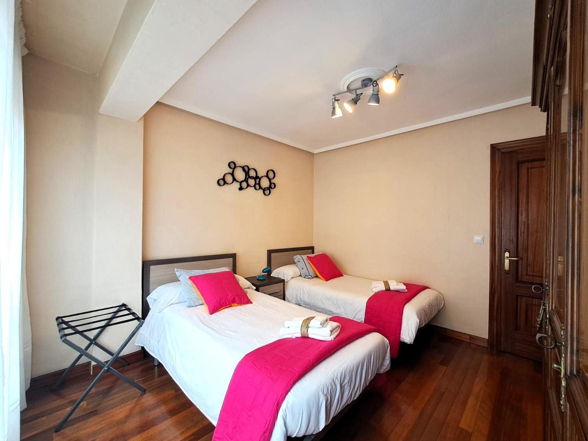 Amplio, Centro, Zona Begona Y Al Lado De La Playa Apartment Gijon Bagian luar foto